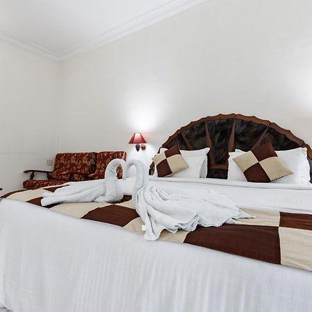 Paulson Park Hotel Kochi ภายนอก รูปภาพ